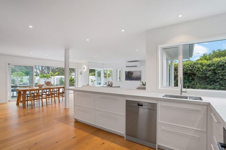 Photo of property in 27 Maygrove Drive, Orewa, 0931