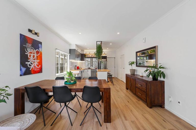 Photo of property in 16 Mulvaney Crescent, Henderson, Auckland, 0612