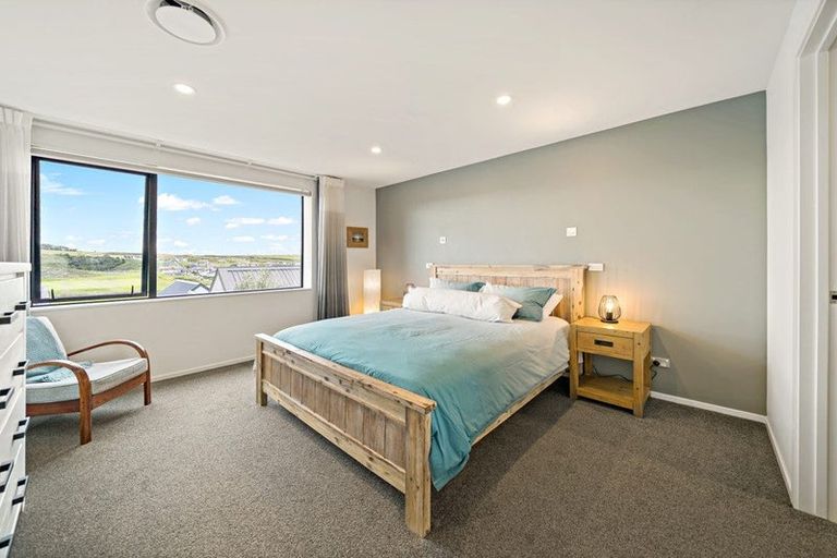 Photo of property in 15 Moki Place, Long Bay, Auckland, 0630