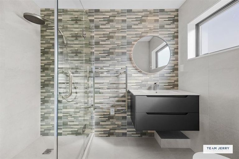 Photo of property in 339b Bucklands Beach Road, Bucklands Beach, Auckland, 2012