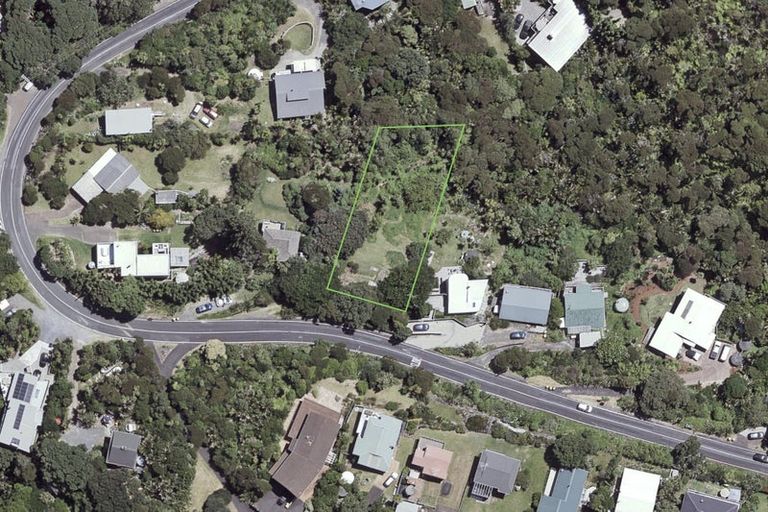 Photo of property in 84 Seaview Road, Piha, New Lynn, 0772