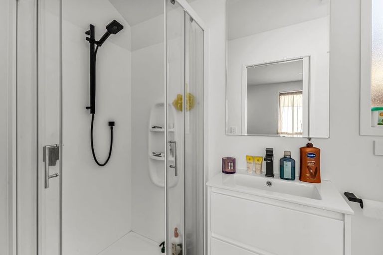 Photo of property in 4 Banks Street, Marfell, New Plymouth, 4310