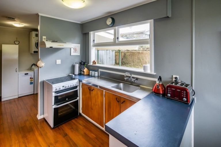 Photo of property in 219 Dowse Drive, Maungaraki, Lower Hutt, 5010