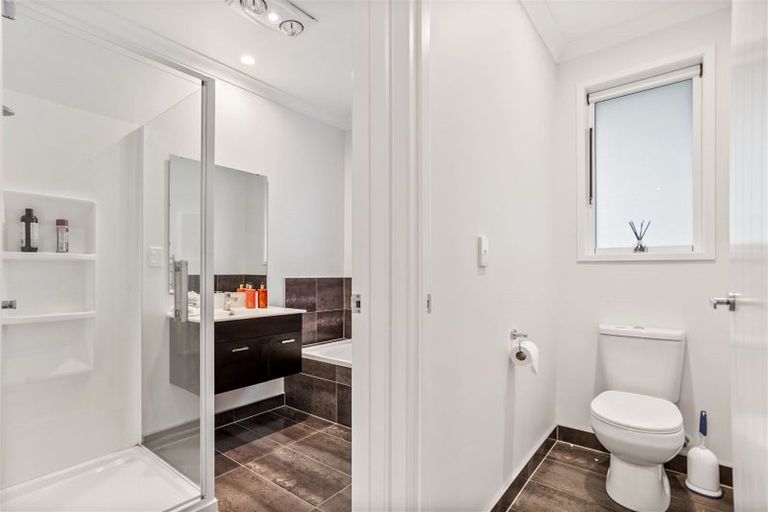 Photo of property in 5 Aporo Drive, Kumeu, 0810