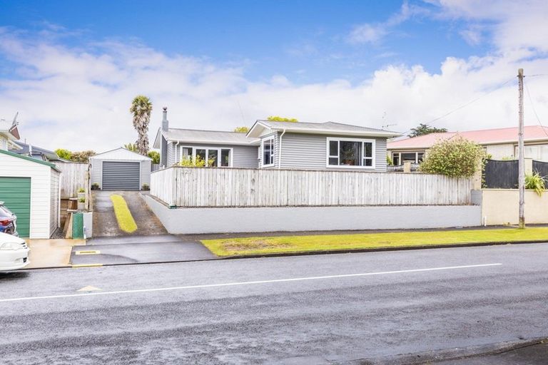 Photo of property in 327 Frankley Road, Ferndale, New Plymouth, 4310