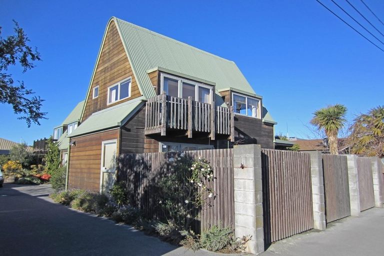 Photo of property in 2/22 Trafalgar Street, St Albans, Christchurch, 8014