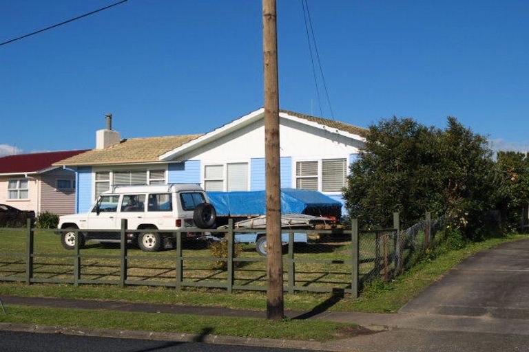 Photo of property in 28 Cheviot Street, Mangere East, Auckland, 2024