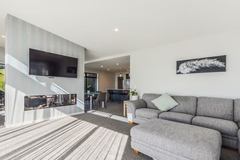 Photo of property in 14 Hill Tops Way, Stoke, Nelson, 7011