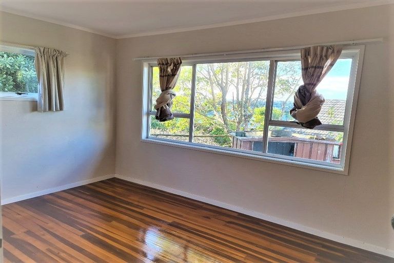 Photo of property in 1 Malters Place, Browns Bay, Auckland, 0630