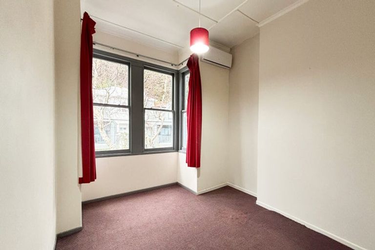 Photo of property in 92 Austin Street, Mount Victoria, Wellington, 6011