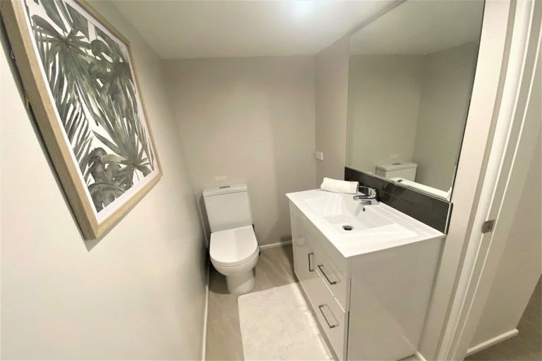 Photo of property in 76 Mount Pleasant Road, Mount Pleasant, Christchurch, 8081