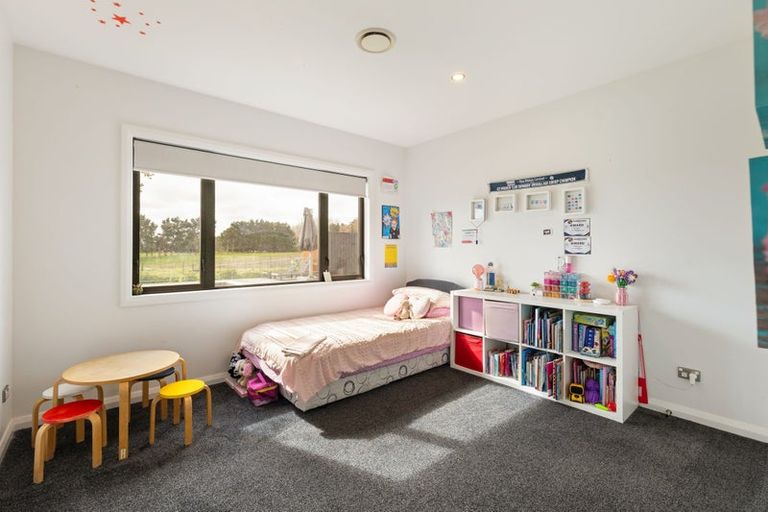 Photo of property in 26 Tula Lane, Kelvin Grove, Palmerston North, 4470