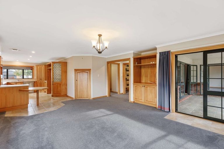 Photo of property in 116 Pacific Drive, Fitzherbert, Palmerston North, 4410