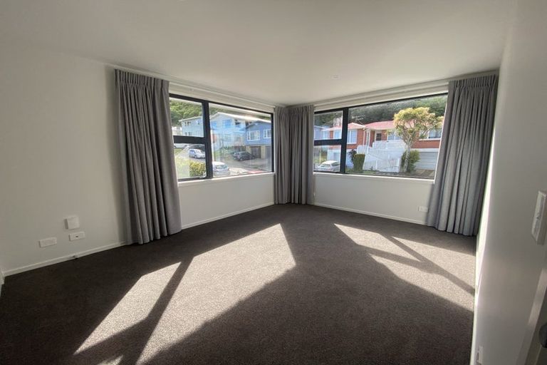 Photo of property in 37 Priscilla Crescent, Kingston, Wellington, 6021