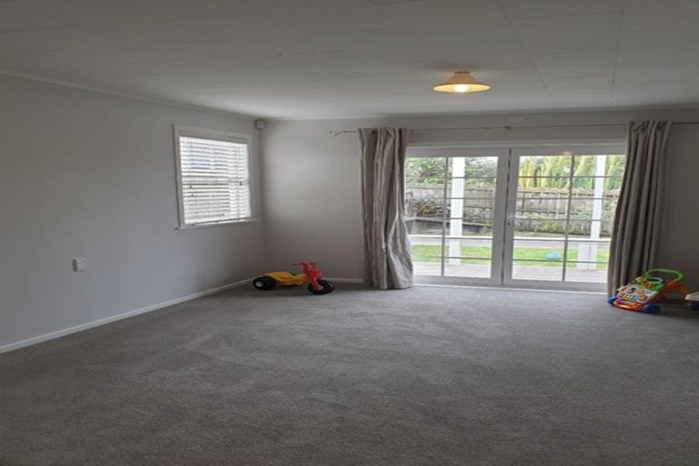 Photo of property in 3 Stevenson Road, Clarks Beach, 2122