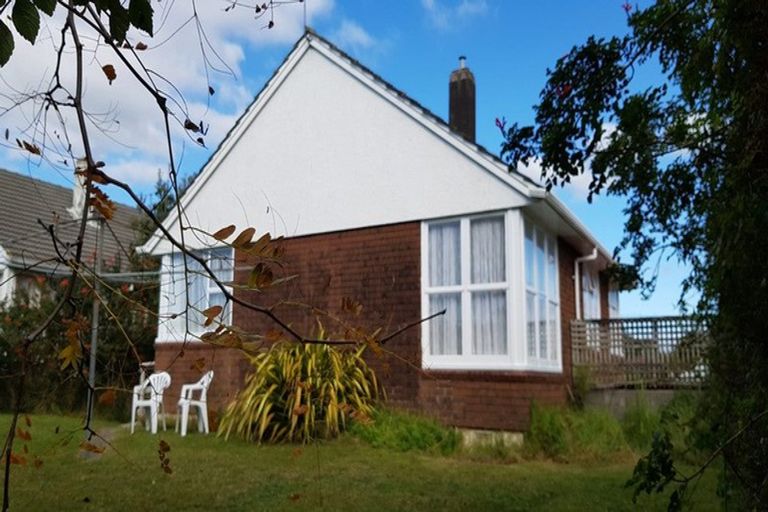 Photo of property in 72 Cook Street, Marfell, New Plymouth, 4310