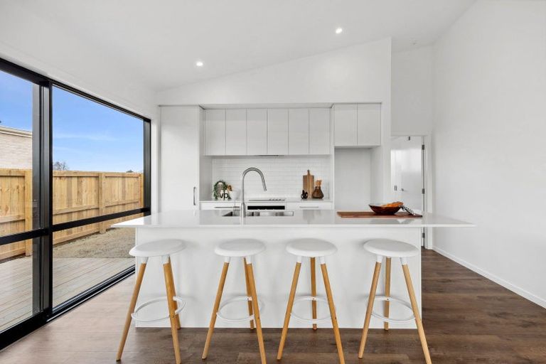 Photo of property in 16 One Haruru Street, Cambridge, 3493