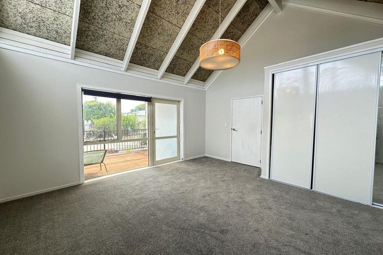 Photo of property in 47a Taikata Road, Te Atatu Peninsula, Auckland, 0610