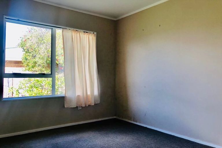 Photo of property in 17 Waimoko Glen, Swanson, Auckland, 0612