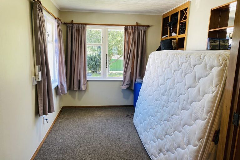 Photo of property in 50 Gillespies Road, Birchville, Upper Hutt, 5018