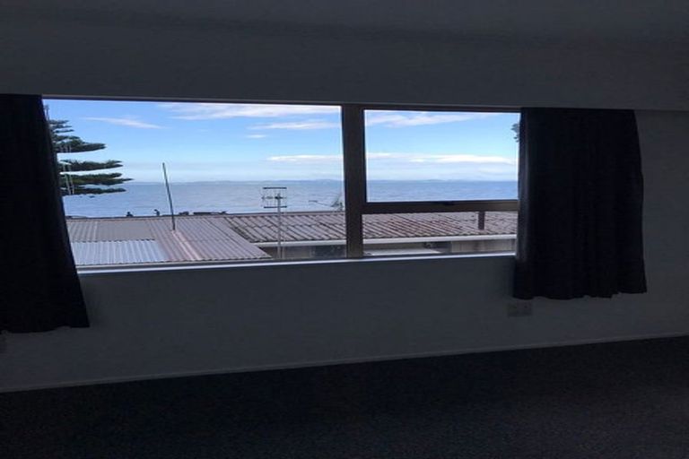 Photo of property in 47 The Esplanade, Eastern Beach, Auckland, 2012