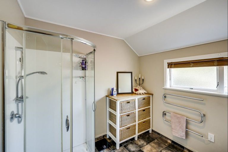 Photo of property in 36 Napier Terrace, Hospital Hill, Napier, 4110