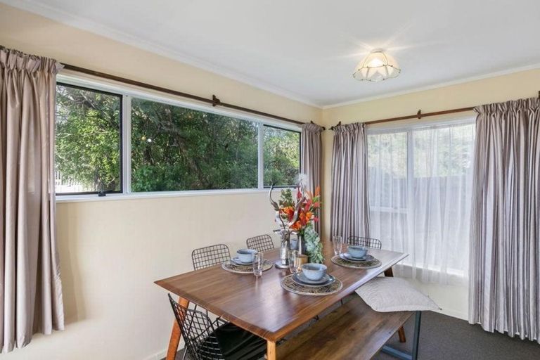 Photo of property in 64 Cunliffe Street, Churton Park, Wellington, 6037
