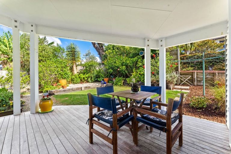 Photo of property in 79 Hauraki Road, Leigh, Warkworth, 0985