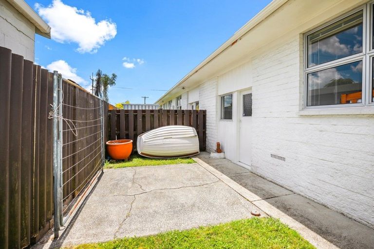 Photo of property in 27 Howden Road, Fairfield, Hamilton, 3214