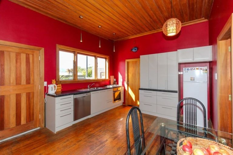 Photo of property in 65 Carthew Street, Okato, 4335