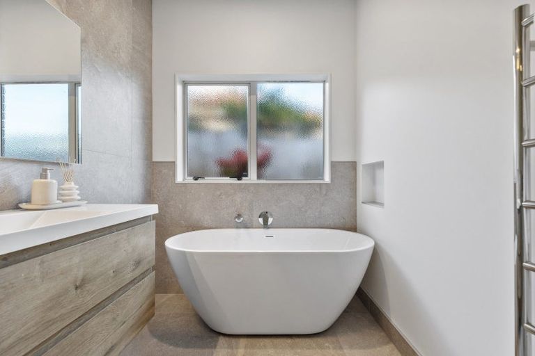Photo of property in 7 Hendrika Court, Hobsonville, Auckland, 0618
