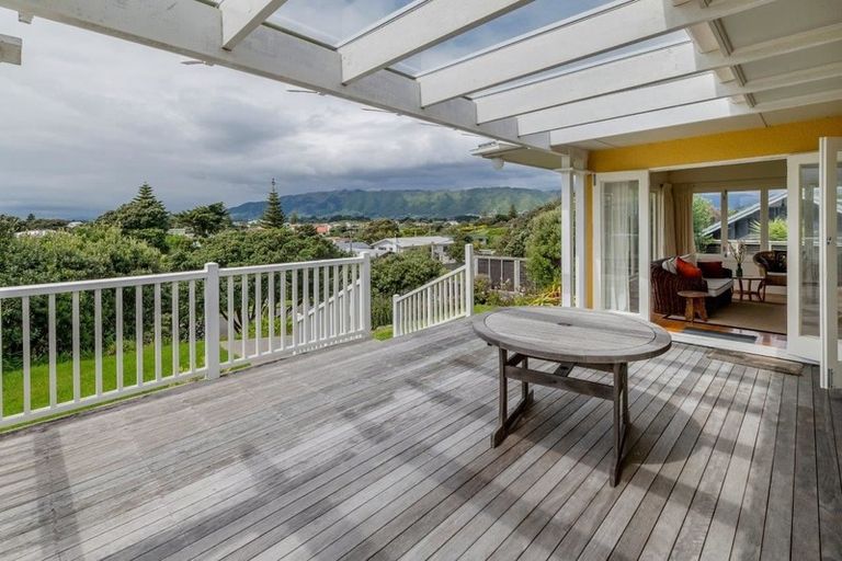 Photo of property in 12 Heperi Street, Waikanae Beach, Waikanae, 5036