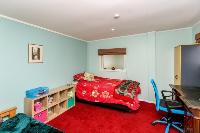 Photo of property in 94 Belt Road, New Plymouth, 4310