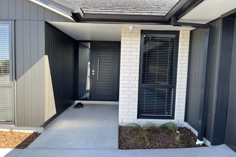 Photo of property in 10 Oyster Place, Omokoroa, 3114