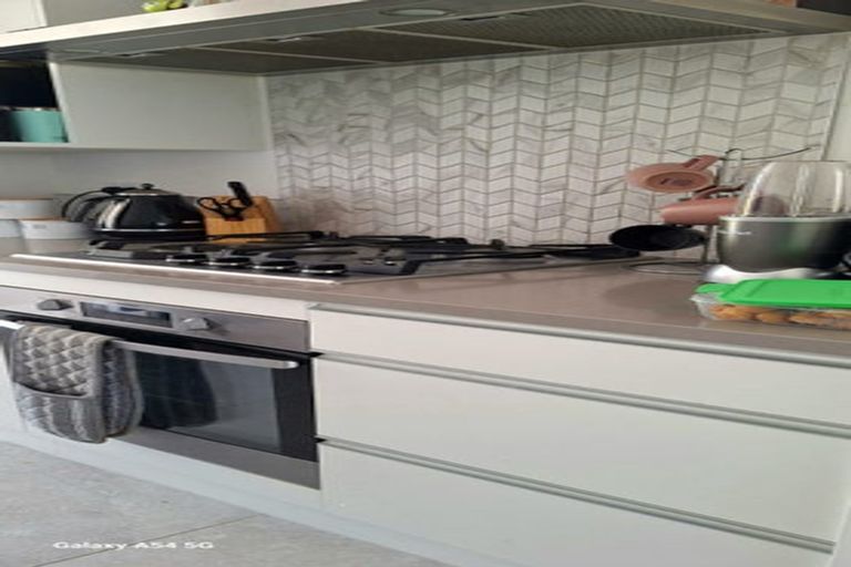 Photo of property in 18 Timu Road, Long Bay, Auckland, 0630