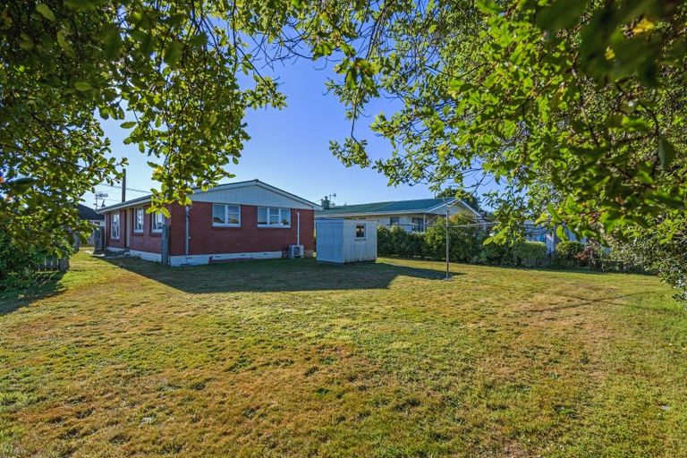 Photo of property in Clifton School, 71 Taumaihi Street, Bulls, 4818