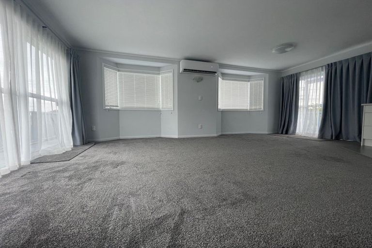 Photo of property in 1/40 Vodanovich Road, Te Atatu South, Auckland, 0610
