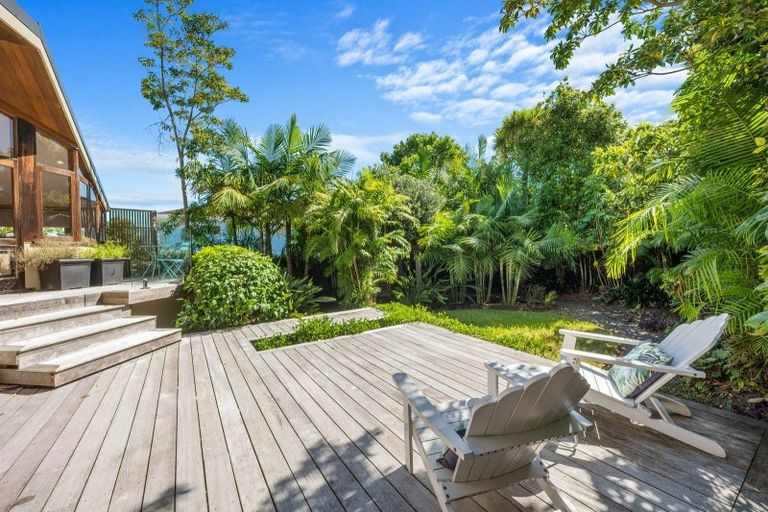 Photo of property in 107 Vauxhall Road, Narrow Neck, Auckland, 0624