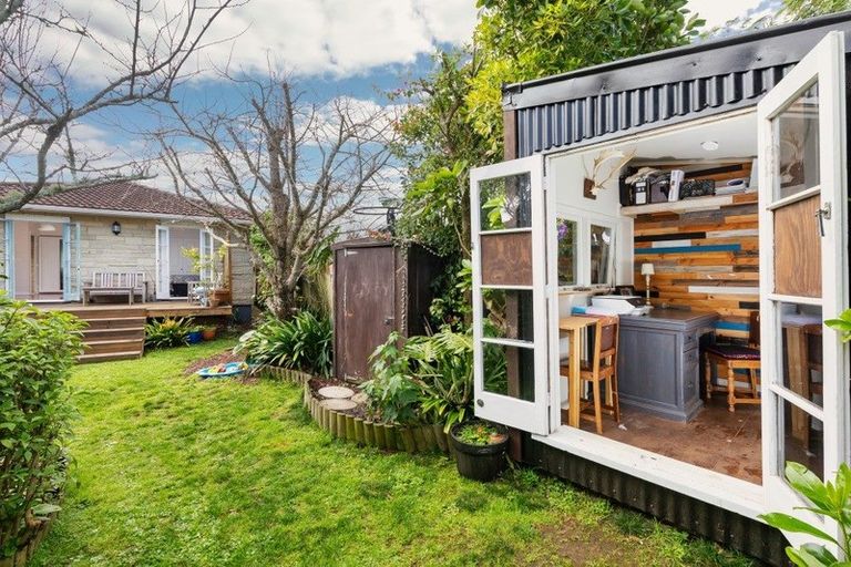 Photo of property in 1/28 Kea Place, Mangere Bridge, Auckland, 2022