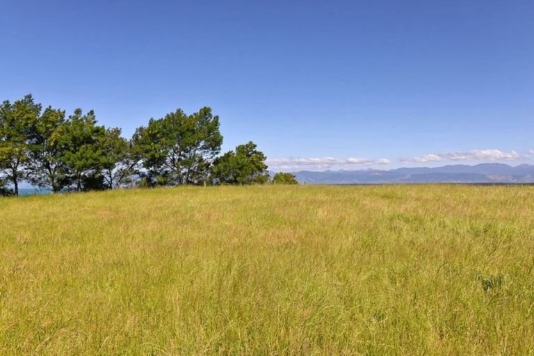 Photo of property in 7 Aporo Road, Ruby Bay, Mapua, 7173