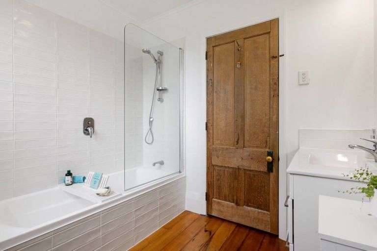 Photo of property in 13 Saint Winifreds Avenue, Hamilton East, Hamilton, 3216