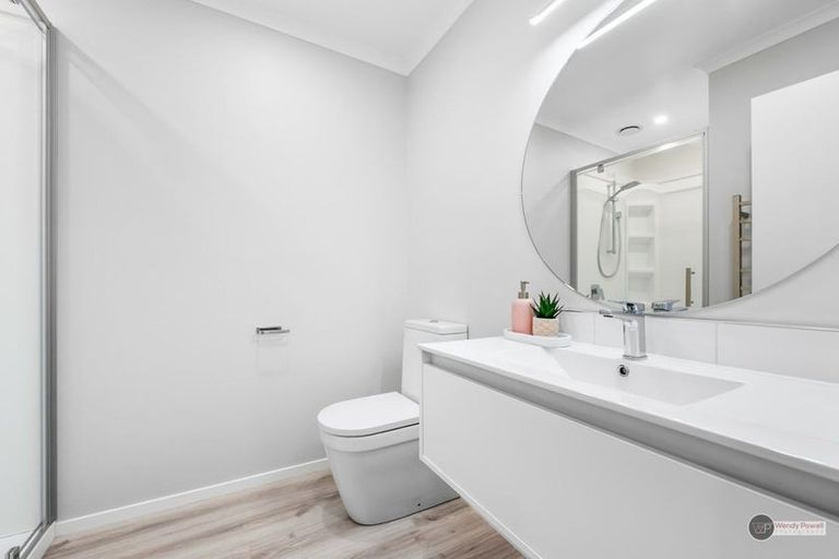 Photo of property in 15 Balmerino Lane, Wallaceville, Upper Hutt, 5018