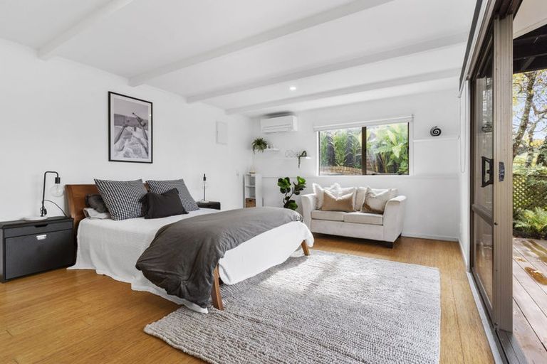 Photo of property in 2/55a Woodlands Crescent, Browns Bay, Auckland, 0630