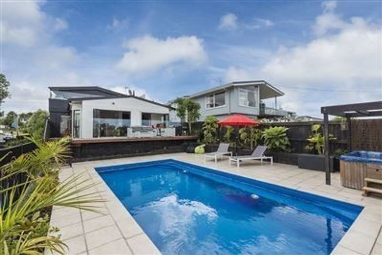 Photo of property in 79 Hastings Road, Mairangi Bay, Auckland, 0630