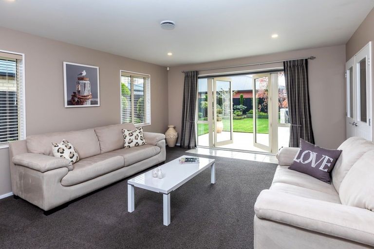 Photo of property in 51 Skyedale Drive, Harewood, Christchurch, 8051