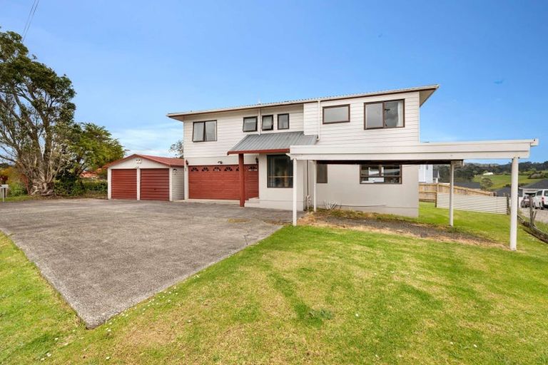 Photo of property in 3 Wallace Road, Ranui, Auckland, 0612