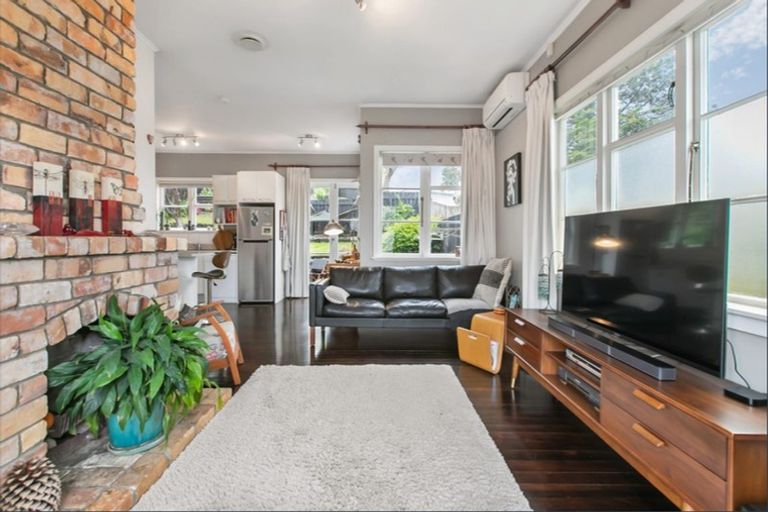 Photo of property in 53 Kurahaupo Street, Orakei, Auckland, 1071
