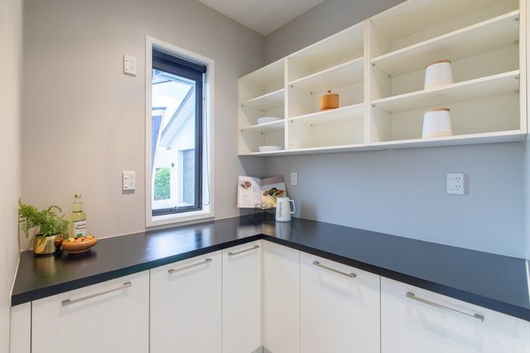 Photo of property in 14 Amberley Place, Flagstaff, Hamilton, 3210