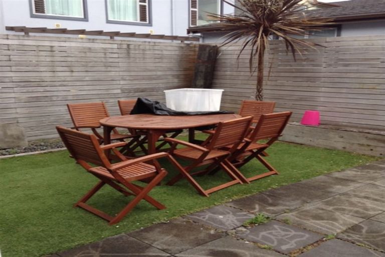 Photo of property in 11d Clearwater Cove, West Harbour, Auckland, 0618