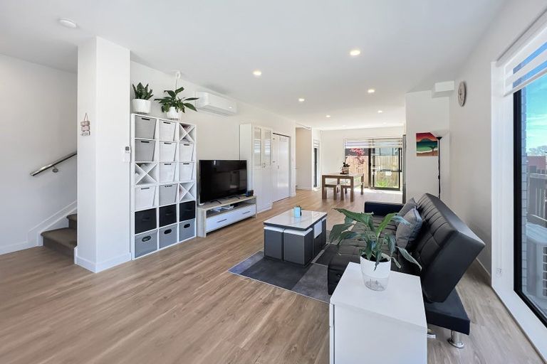 Photo of property in 1 Irwin Lane, Windsor Park, 0632